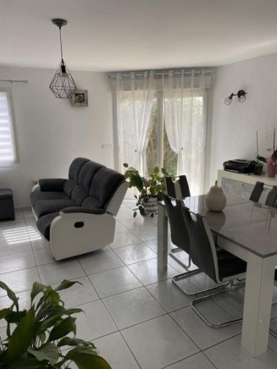 Very Comfortable Single Storey Villa With 4 Bedrooms And Garage On A Private Plot Of 700 M2.