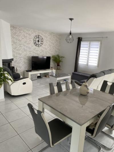 Very Comfortable Single Storey Villa With 4 Bedrooms And Garage On A Private Plot Of 700 M2.