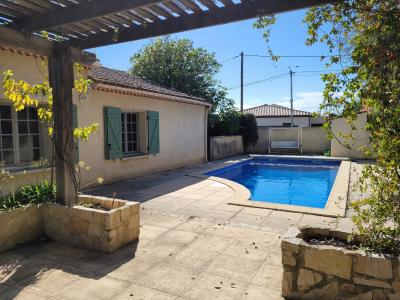 Charming, Cosy Single Storey Villa With 100 M2 Living Space, 830 M2 Garden, Large Garage And Swimmin