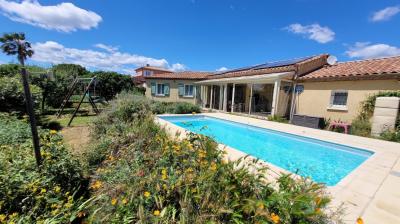 Single Storey Villa With 130 M2 Of Living Space On 840 M2 Of Land With Swimming Pool And Charming Ga