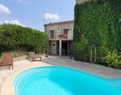 Very Pretty Stone House With 95 M2 Of Living Space, Terrace With Views, Courtyard And Swimming Pool.