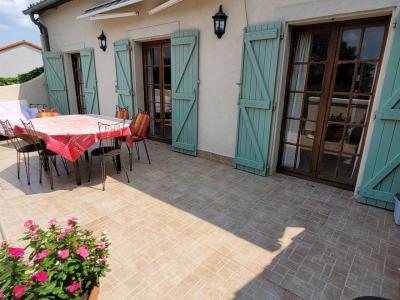 Very Pretty Stone House With 95 M2 Of Living Space, Terrace With Views, Courtyard And Swimming Pool.