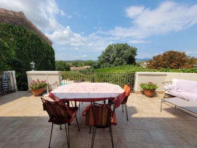Very Pretty Stone House With 95 M2 Of Living Space, Terrace With Views, Courtyard And Swimming Pool.
