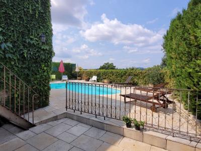 Very Pretty Stone House With 95 M2 Of Living Space, Terrace With Views, Courtyard And Swimming Pool.