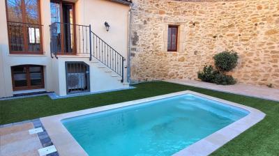 Beautiful Stone Renovated Barn With 100 M2 Living Space, Courtyard And Swimming Pool.