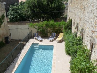 Beautiful Character Bourgeoise Home With 235 M2 Of Living Space, Terrace And Courtyard With Pool.