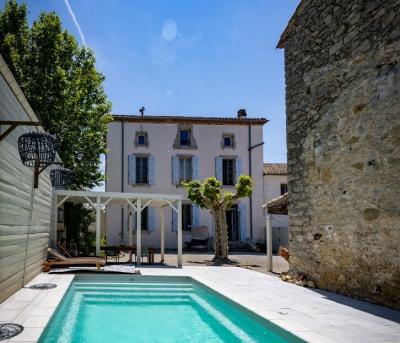 Sumptuous Former Domain With Maison De Maitre, Guest House And Stone Barn On A 1513 M2 Plot With Poo