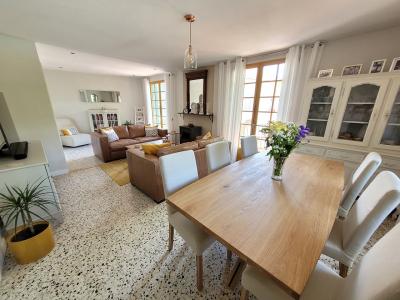 Very Pretty Renovated Village House Offering 110 M2 Living Space On 639 M2 Of Land With Swimming Poo