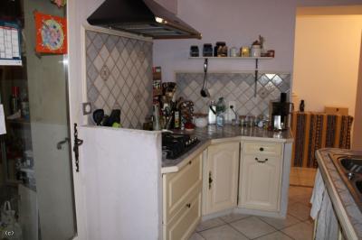 &#8364;96750 - House To Renovate, 4 Bedrooms, Courtyard