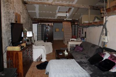 &#8364;96750 - House To Renovate, 4 Bedrooms, Courtyard