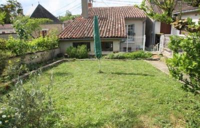 &#8364;72000 - Pretty Little Town House