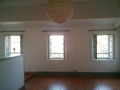 Nice T2 In Good Condition In The City Center
