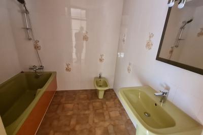 Flats / Apartments For Rent - 2 Rooms - 85 M2