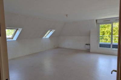 Flats / Apartments For Rent - 4 Rooms - 89 M2