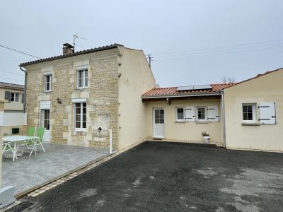 Village House - Between St-jean-d\'angely & Surgeres