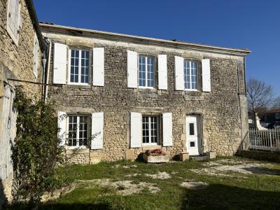 Stone House - Between Surgeres & Rochefort