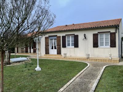 Village House - Between St-jean-d\'angely & Saintes