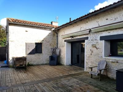 Stone House - Saint-porchaire