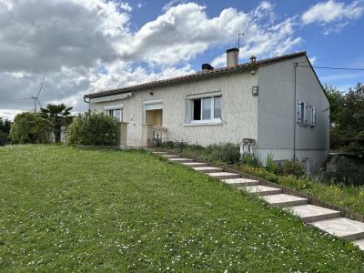 House - Between St-jean-d\'angely & Rochefort