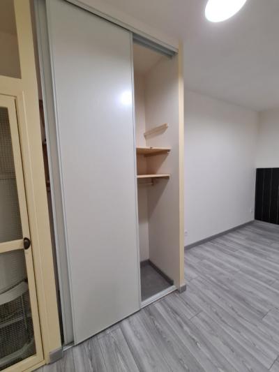 Chalabre Town Center In Character Building Very Well Renovated 2-room Apartment