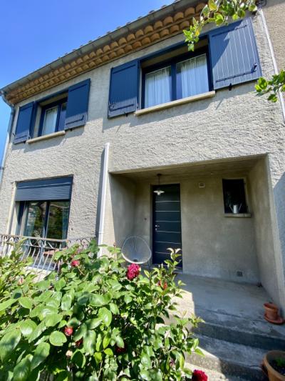 Charming Renovated Townhouse With Garage And Garden