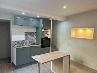Completely Renovated - 1-bedroom Apartment With Courtyard - 55 M2 - Reversible Air Conditioning