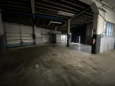 Villa Of Approximately 150 M2, On 400 M2 Of Garage, Ideal Commercial Location