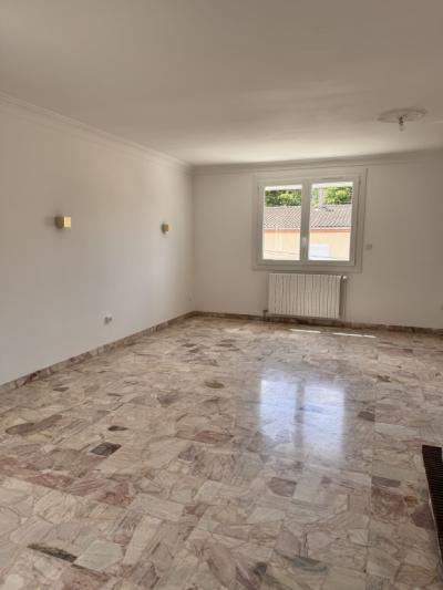 Very Beautiful Renovated 5-room House With Large Terrace, Garden And Garage