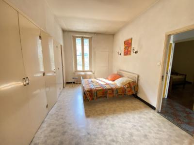Villa Of Approximately 150 M2, On 400 M2 Of Garage, Ideal Commercial Location