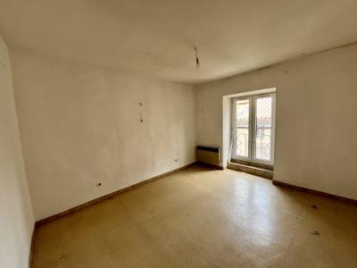 Bastide: Building With 4 Apartments And 2 Professional Premises To Renovate