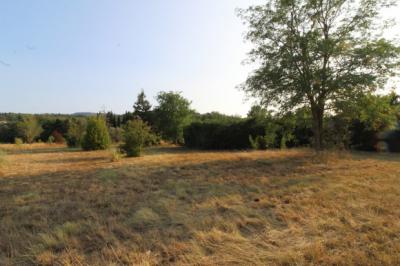 Limoux, Villa On 6500m2 Of Land With Swimming Pool And Outbuilding.