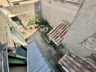 Near The Banks Of The Aude And The City: Real Estate Complex With Courtyards To Renovate