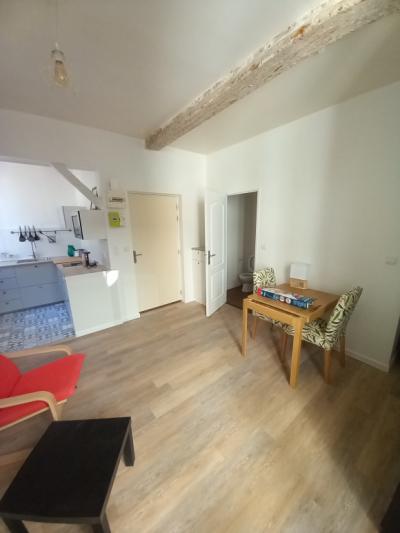 Pretty Furnished Studio Of 24m2 On The 1st Floor Completely Renovated