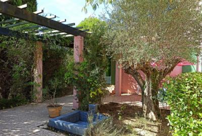 Villa Of 212 M2, On More Than 15,000 M2 Of Land, With Outbuildings And Breathtaking View.
