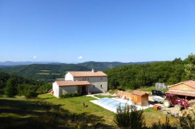 Exceptional, 23-hectare Estate, Recent 135 M2 Villa With Breathtaking Views Of The Pyrenees