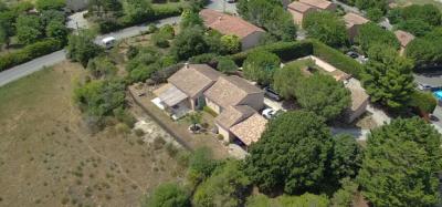Ideally Located House In Limoux - Dominant View, Well-kept Exteriors, Quality Services
