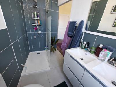 3 Km From Esperaza - Spacious, Dual-aspect Village House.