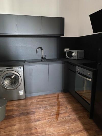 Spacious T3 In Renovated Bourgeois Building With Large Terrace