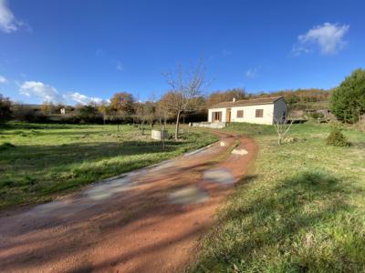 2km From Limoux - Sought-after Area - Villa On 2000m2 Of Land - Beautiful View - Superb Exposure