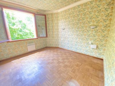 10 Km From Limoux, 5 Bedroom Villa On Land Of Approximately 2300 M2