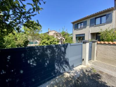 Charming Renovated Townhouse With Garage And Garden