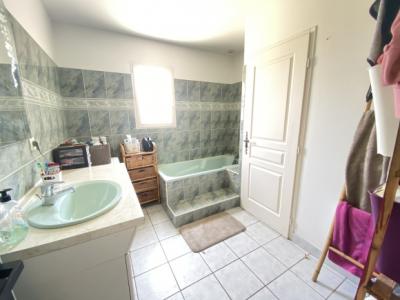 Ideally Located House In Limoux - Dominant View, Well-kept Exteriors, Quality Services