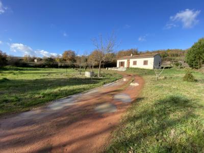 2km From Limoux - Sought-after Area - Villa On 2000m2 Of Land - Beautiful View - Superb Exposure