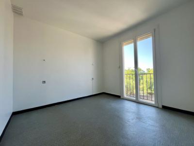 Village Carcassonne Ouest: 1970s House With Garages, Terrace And Small Garden
