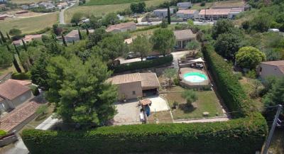 Ideally Located House In Limoux - Dominant View, Well-kept Exteriors, Quality Services