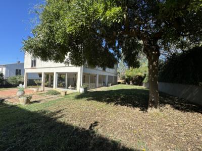 Near Limoux City Center, Residential Area, Spacious 4-sided Villa On 900 M2 Of Land