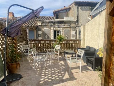 At The Foot Of The City: Charming House With Garage And Detached Garden