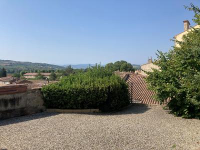 In A Village With All Amenities On The Carcassonne/limoux Axis, 3-bedroom House, Garage, Garden, And