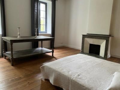Spacious T3 In Renovated Bourgeois Building With Large Terrace