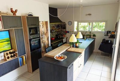 Villa Of 212 M2, On More Than 15,000 M2 Of Land, With Outbuildings And Breathtaking View.